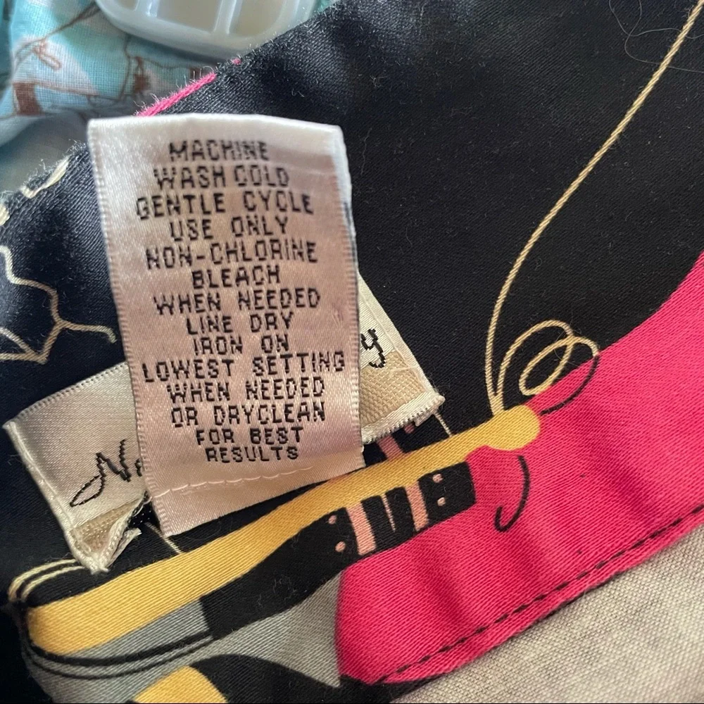 3/$15 ⭐️ Vintage style patterned skirt - Picture 4 of 5